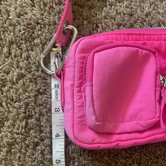 UO | Shoulder Strap Hot Pink Purse - Picture 7 of 8
